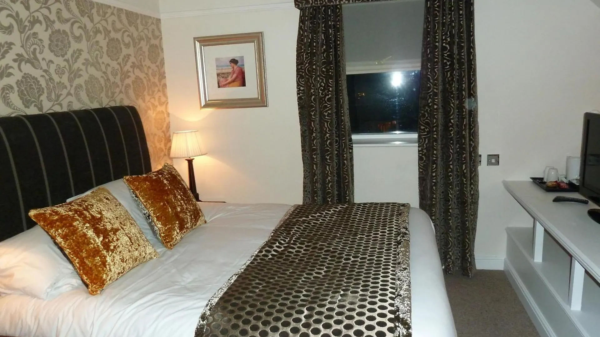 The Belmore Sale Hotel