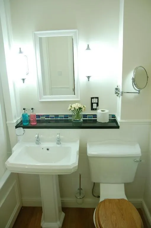 Hotel The Belmore Sale